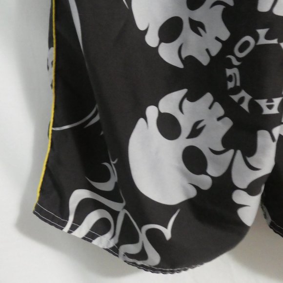 OLD NAVY | size 18 | Graphic Swim Shorts | Mesh Lining | Skulls and Flames - Picture 11 of 14